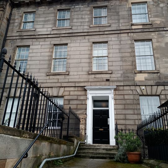 Edinburgh, Leith Walk, 4-5 Baxter's Place