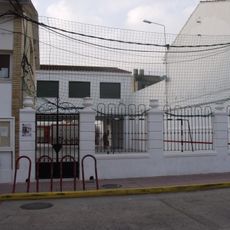 Col·legi José Pedrós, Piles