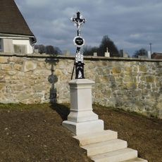 Kříž u kostela v Růžené