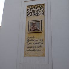 Reliéf Františka Palackého na ZŠ T. G. Masaryka