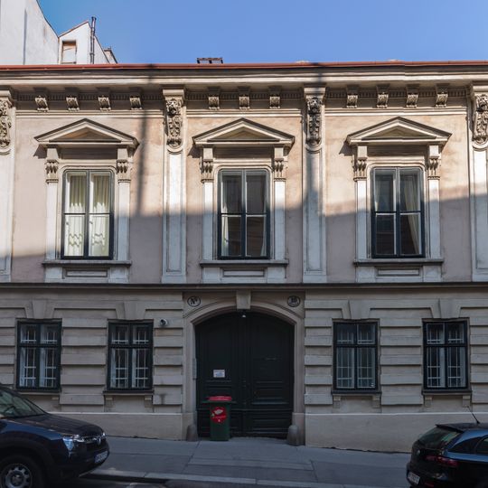 Biedermeierwohnhaus, ehem. Fezfabrik Volpini