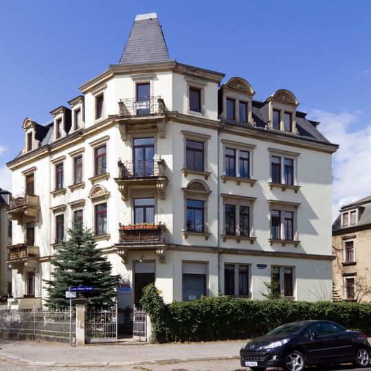 Lene-Glatzer-Straße 1a