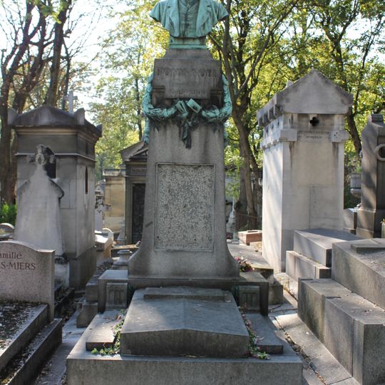 Grave of Noël