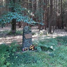 Památník myslivce Josefa Borkovce nad Drahonicemi