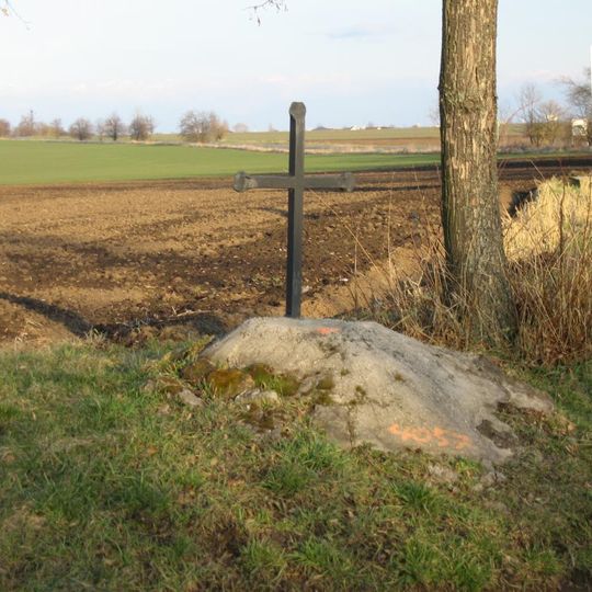 Pamětní křížek v Živanické ulici ve Vinoři