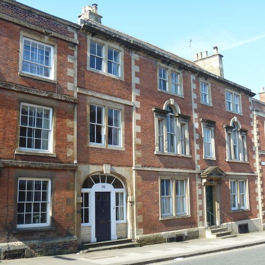 35, 35a And 36, Long Street