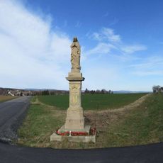 Socha Panny Marie u Měníka na rozcestí