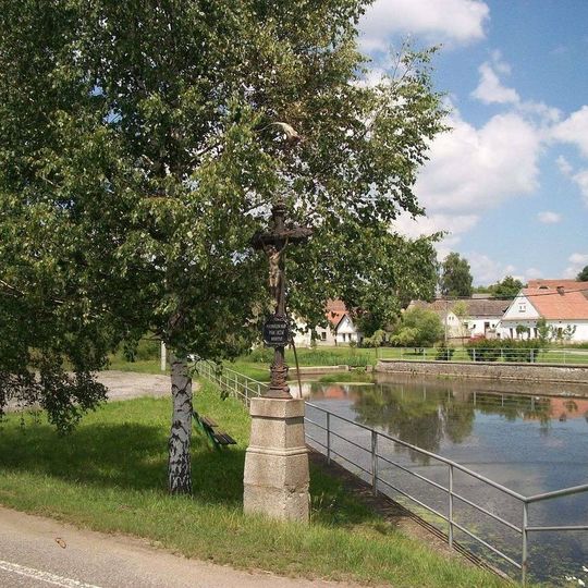 Kříž u nádrže ve Velké