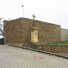 Kříž v Mladoboleslavské ulici v Byšicích