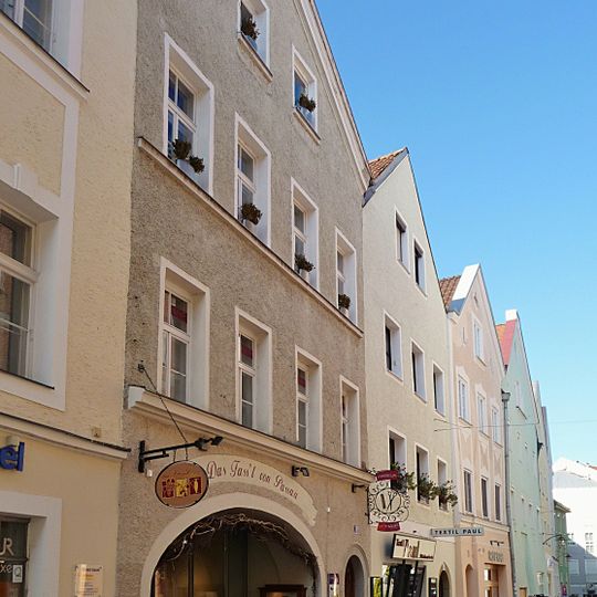 Wohn- und Geschäftshaus