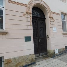 Pamětní deska připomínající sídlo gestapa v Beckovského 2179 v Havlíčkově Brodě