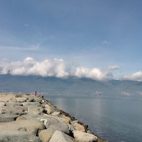 Pantai Kampung Nelayan
