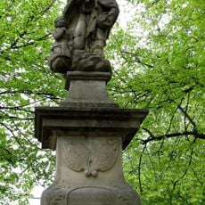 Socha sv. Jána Nepomuckého, podstavec