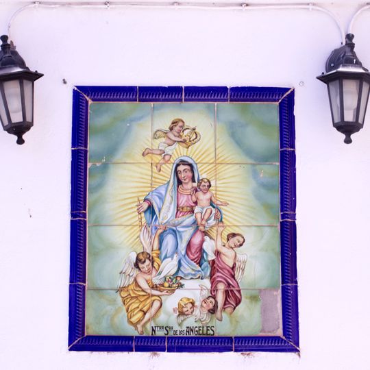 Retablo cerámico de Nuestra Señora de los Ángeles