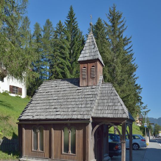 Cappella sulla via per la Villa