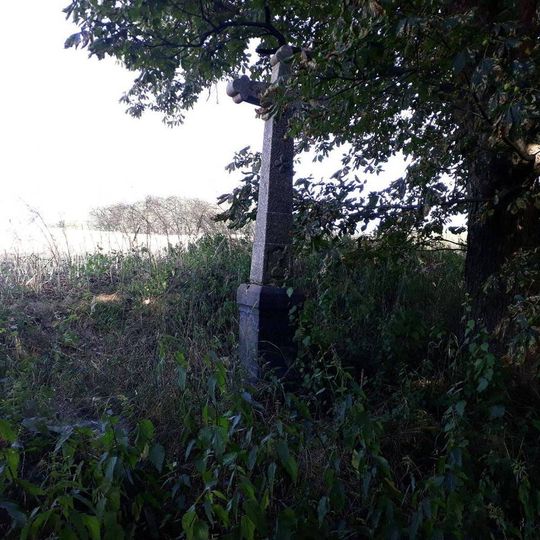 Kříž východně od Krchovy Lomné