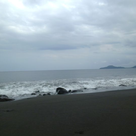 Pantai Pedenlaran