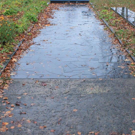 Братская могила, в которой захоронены подполковник И.И. Беленький и подполковник П.И. Горбачев, погибшие в годы Великой Отечественной войны
