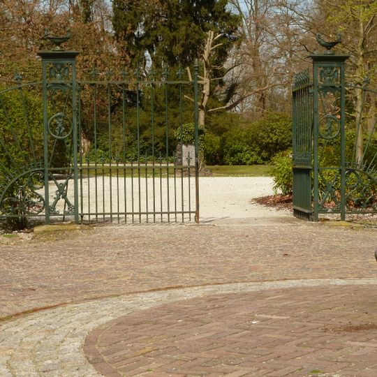 Entrance gate of Algemene Begraafplaats, Delden