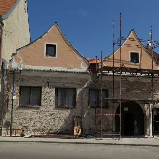 Husova čp. 15, 187, 188, 189