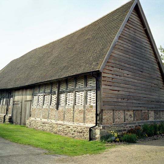 Barn At Tanhouse Farm, About 60m North East Of Church End House