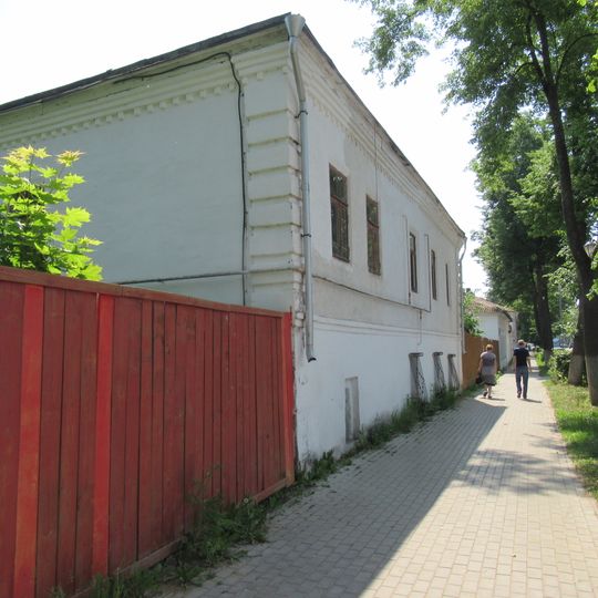 Дом Устинова