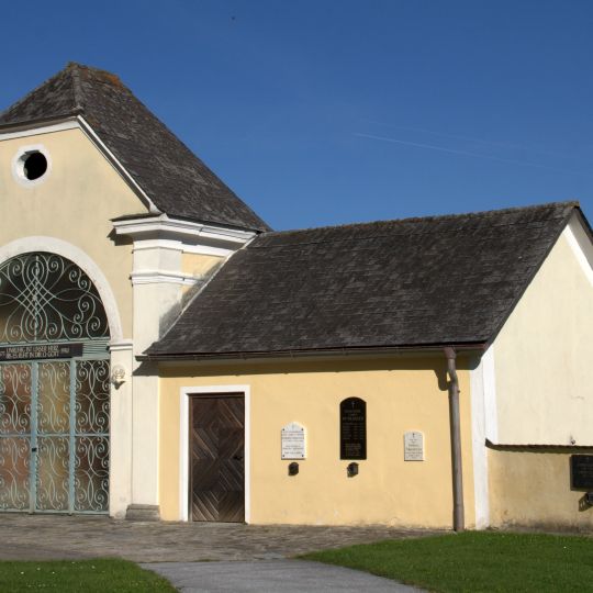 Mesnerhaus mit Kreuzkapelle