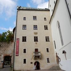 Mestský hrad, palác
