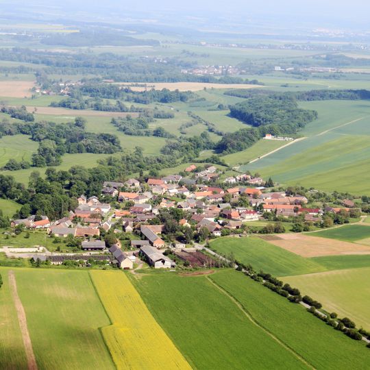 Šestajovická stráň