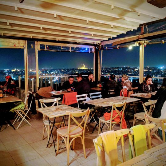 Balkon Restaurant & Bar