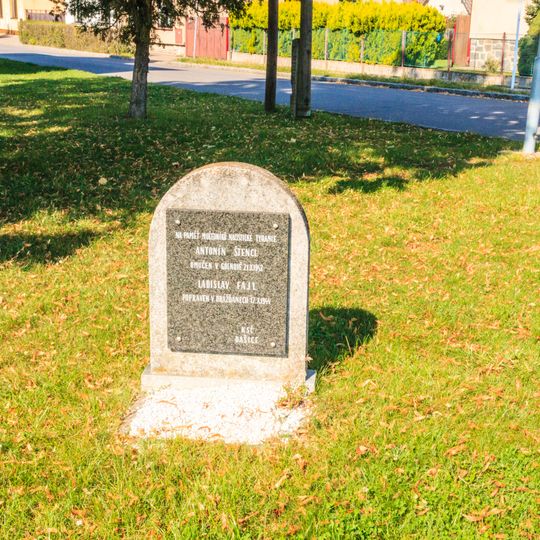 Pomníky padlým v Dašicích