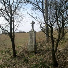 Kříž jižně od Nehodívu u rozcestí