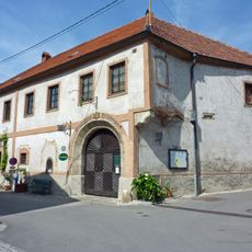 Bürgerhaus mit Wirtschaftsgebäude