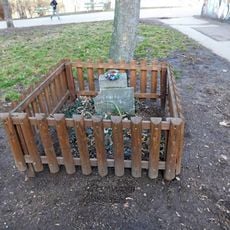 Pomníček Julia Procházky ve Stromovce