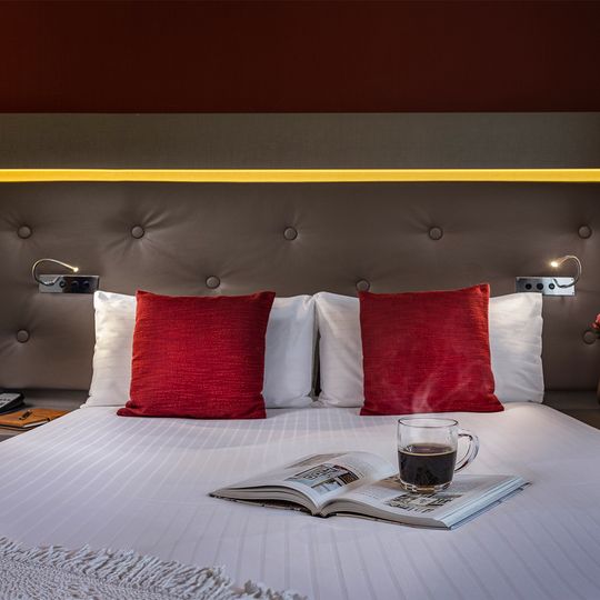 Everness Hotel & Resort