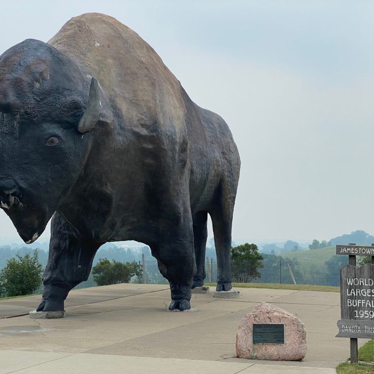 Statue du bison géant
