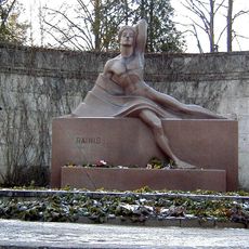 Raiņa kapa piemineklis