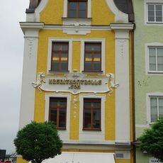 Wohn- und Geschäftshaus