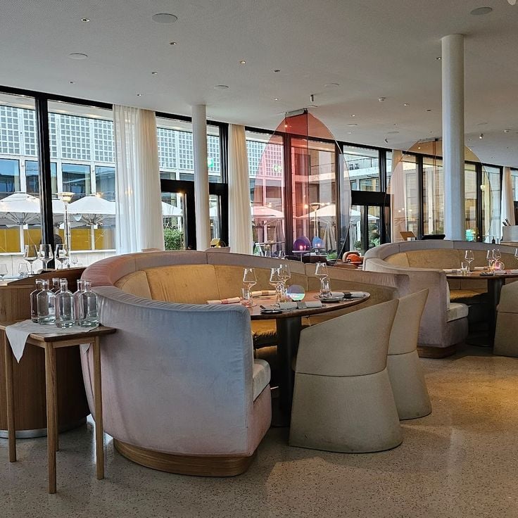 Lux Restaurant and Bar