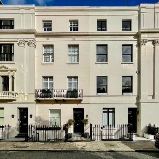 13-18 Victoria Square and 6 Lower Grosvenor Place