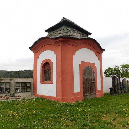 Kaple u kostela Povýšení svatého Kříže v Chyši