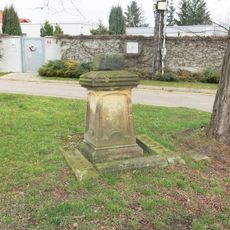 Kříž na západním okraji Zlončic