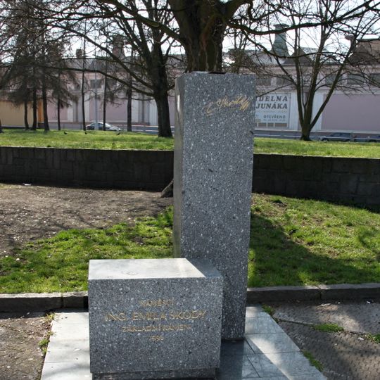 Památník Emila Škody v Plzni u autobusového nádraží