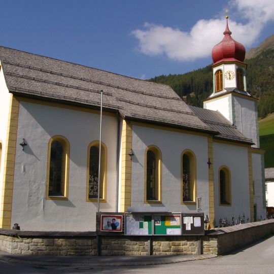 Kath. Pfarrkirche hl. Josef und Friedhof