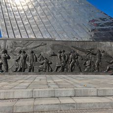 Монумент в честь покорителей космоса. Обелиск