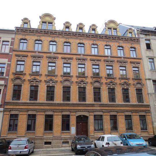 Mietshaus in geschlossener Bebauung Lohrstraße 12