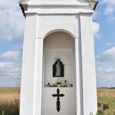 Výklenková kaple severně od Jezné