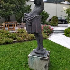 Statue