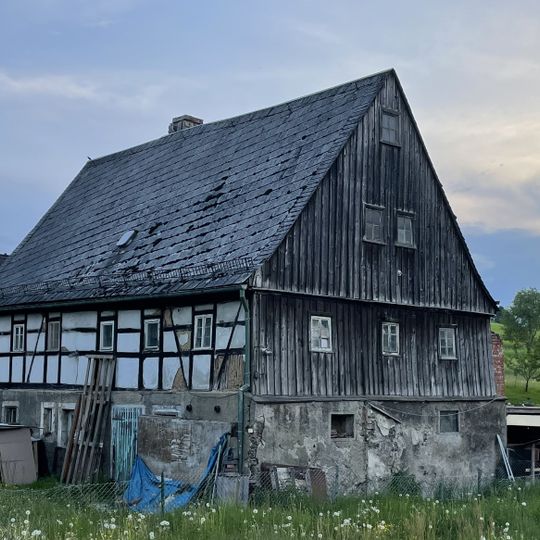 Wohnstallhaus eines ehemaligen Dreiseithofes Wittgensdorfer Weg 2a