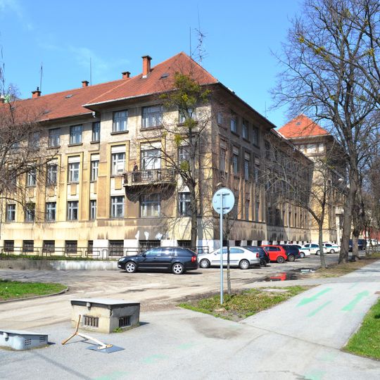 Policaj. riaditeľstvo a kasárne